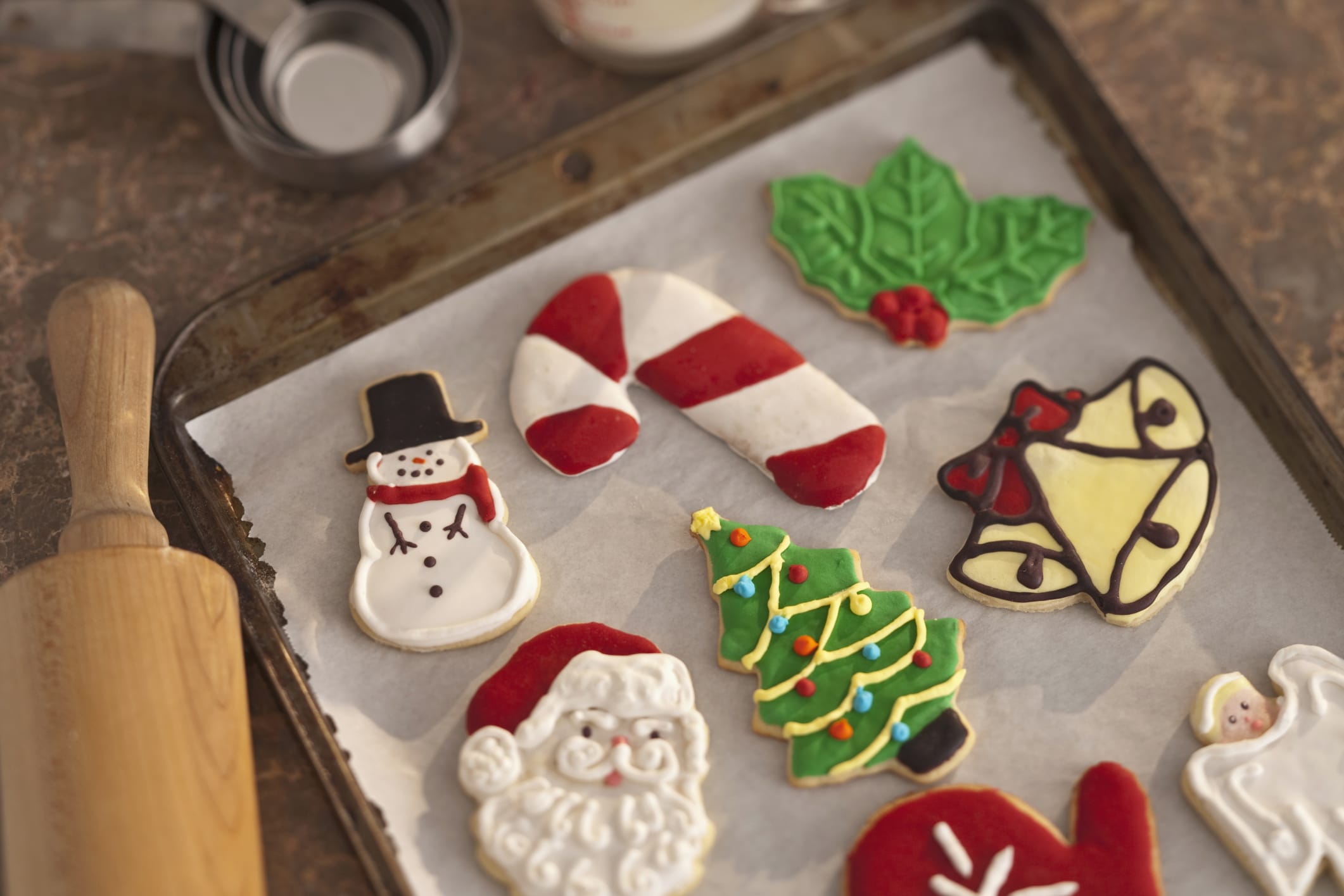 Come Si Decorano I Biscotti Di Natale.Regali Di Natale Fai Da Te I Biscotti Di Pasta Frolla Con La Glassa