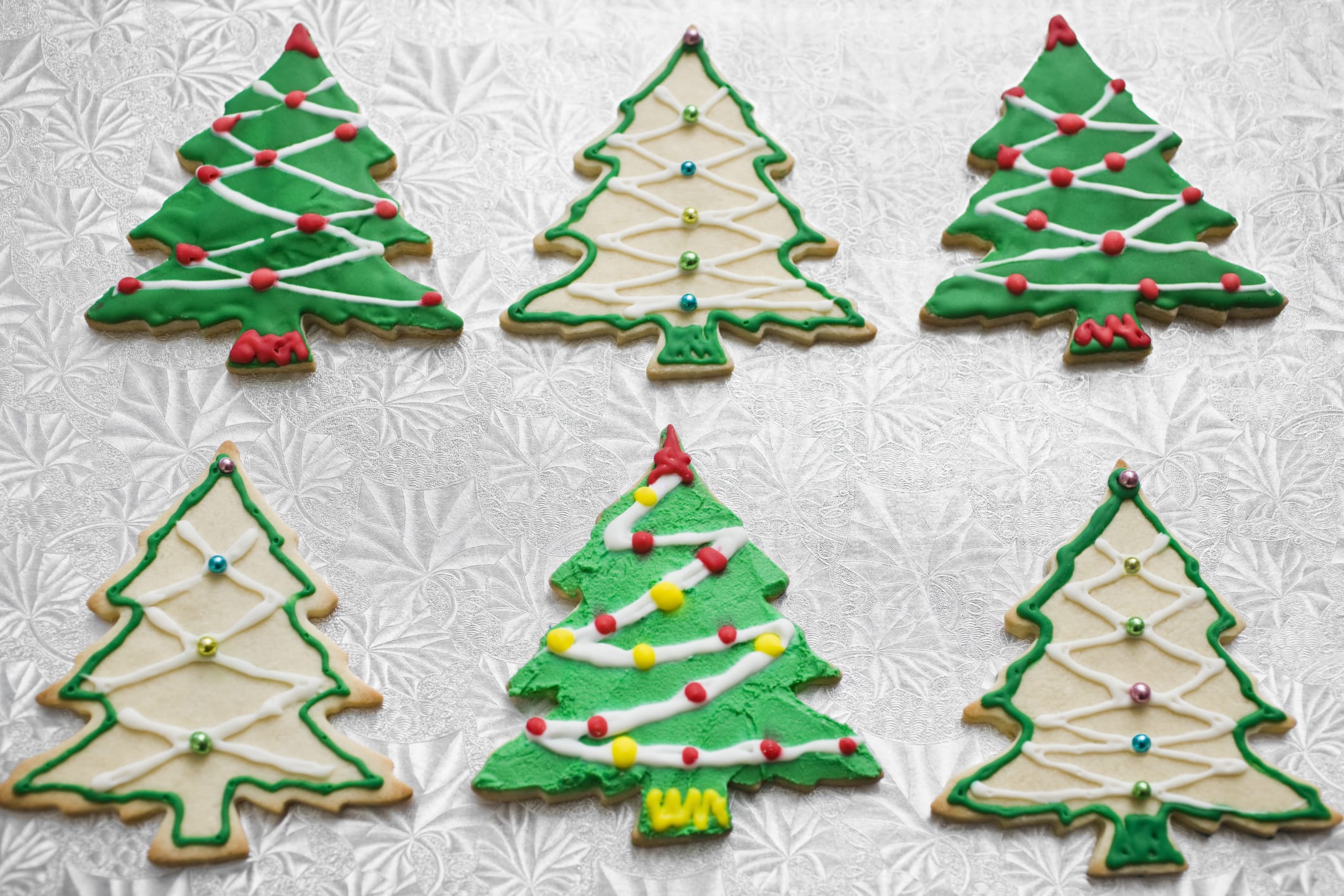 Biscotti Albero Di Natale Fai Da Te.Regali Di Natale Fai Da Te I Biscotti Di Pasta Frolla Con La Glassa