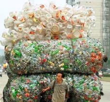 Meno sprechi per la crisi, più contributi per riciclo plastica.
