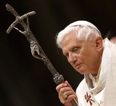Benedetto XVI: «La sfida è un’economia sostenibile»