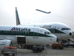 L’Alitalia studia un progetto per convertire rifiuti in carburante