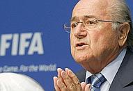 Sprechi e tangenti: sotto accusa il boss del calcio mondiale