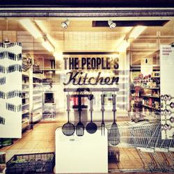 Londra, il supermercato dove si cucinano gli avanzi di cibo