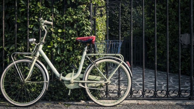 Mobilità sostenibile, a Bologna pioggia di incentivi per bici e motorini elettrici