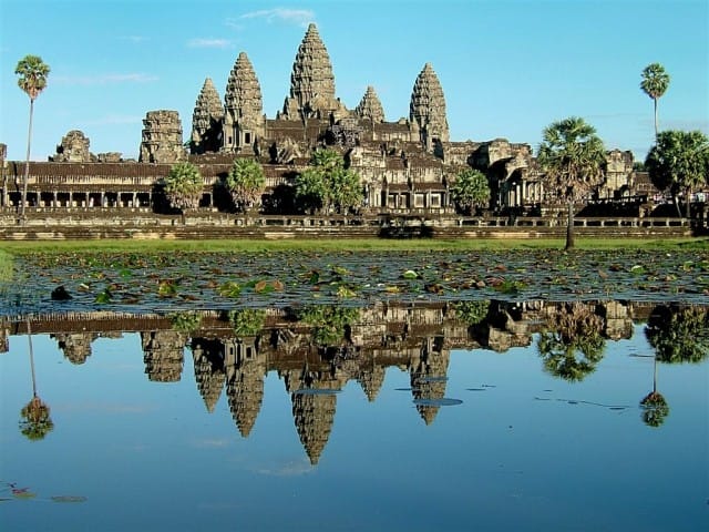 Ambiente: ogni turista pianta un albero. L’esperimento in Cambogia, e in Italia?