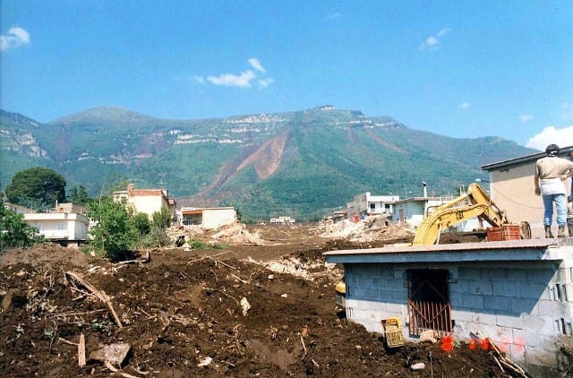 A Sarno, 15 anni dopo l’alluvione: cantieri aperti e 500 milioni sprecati