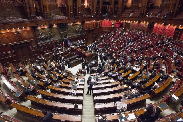Nuova legislatura e vecchi sprechi: la Camera costa 3 milioni di euro al giorno