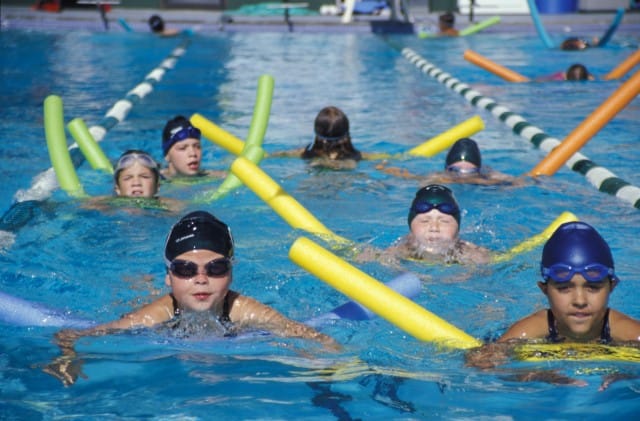 Nuoto: tutti i benefici per i bambini