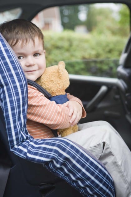 Come prevenire il mal d'auto nei bambini: i consigli utili