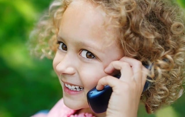 Cellulari per bambini, come accontentarli senza spendere troppo