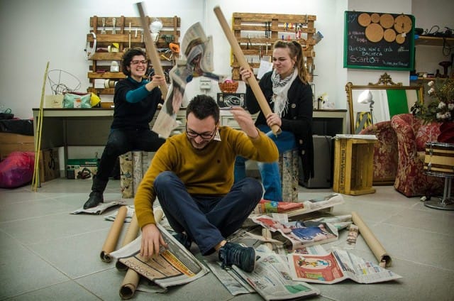 ScartOff, la bottega artigianale di riciclo creativo di tre giovani artigiani pugliesi