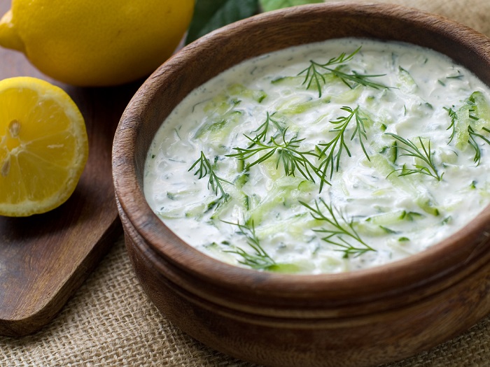 Tzatziki: la ricetta originale con yogurt e cetrioli