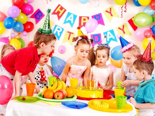 A Milano la festa di compleanno “in sospeso” per far felici i bambini poveri