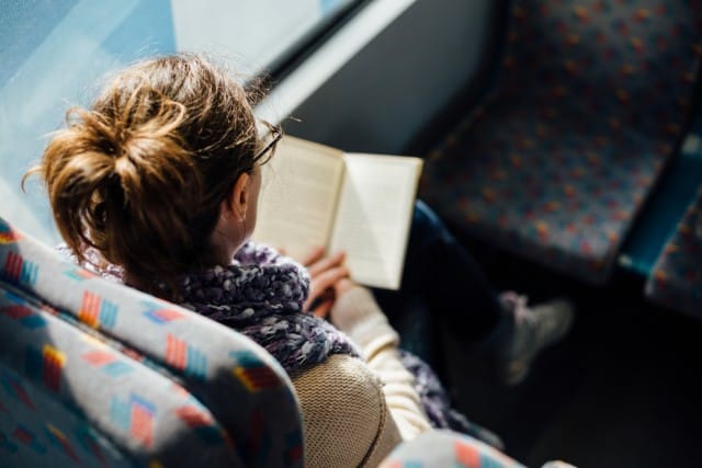 Il BookBus, la biblioteca mobile su strada che incentiva i giovani alla lettura