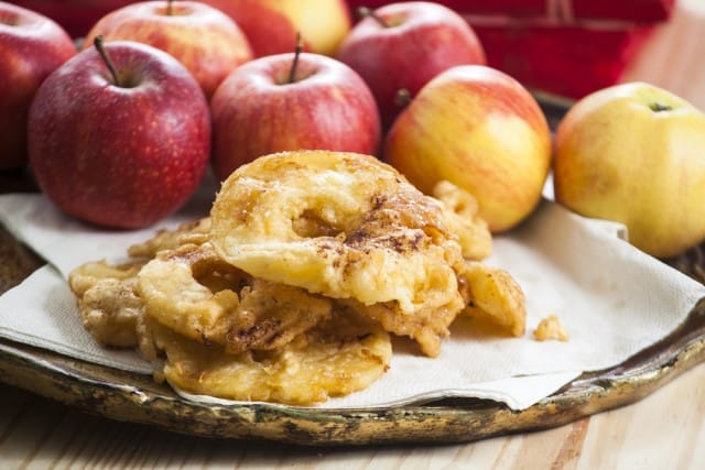 Frittelle di mele: una ricetta semplice da preparare e ricca di gusto