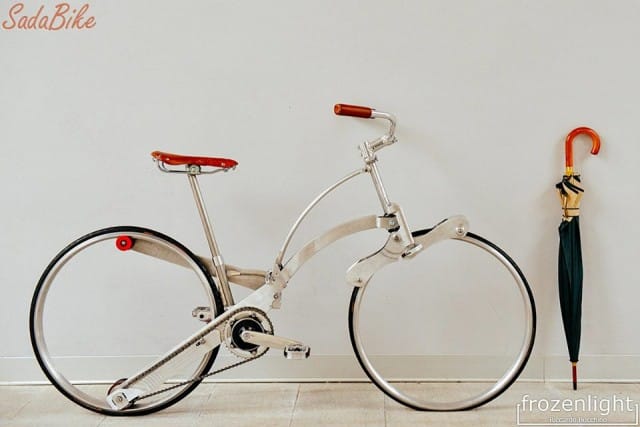 Sada Bike, la bicicletta pieghevole senza raggi made in Italy, da portare con sé nello zaino