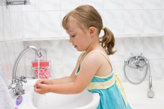 Come insegnare ai bambini a non sprecare acqua