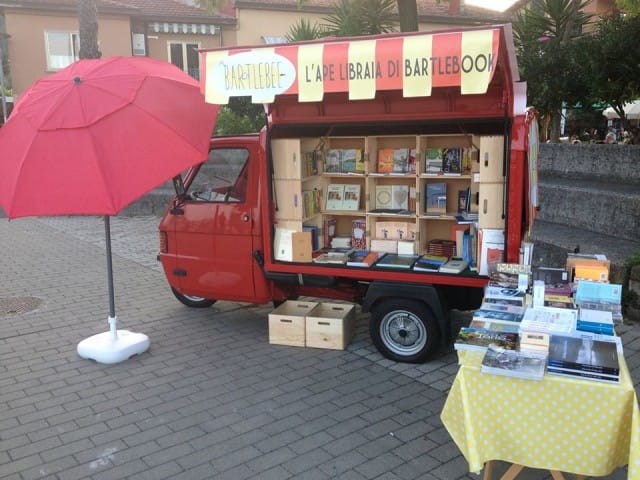 “Street book philosophy”: a Sarzana, in Liguria, la libreria itinerante Bartleebee