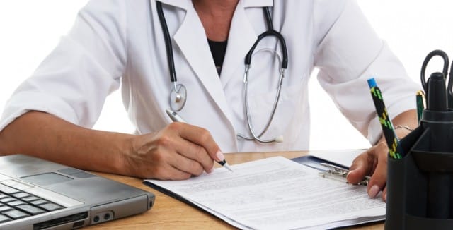 Chirurghi e burocrazia: metà delle giornate servono per firmare carte