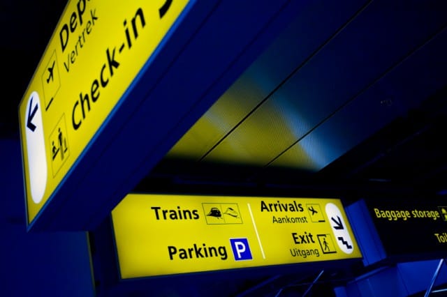 Parcheggi d’oro: così stangano i viaggiatori di treni e aerei