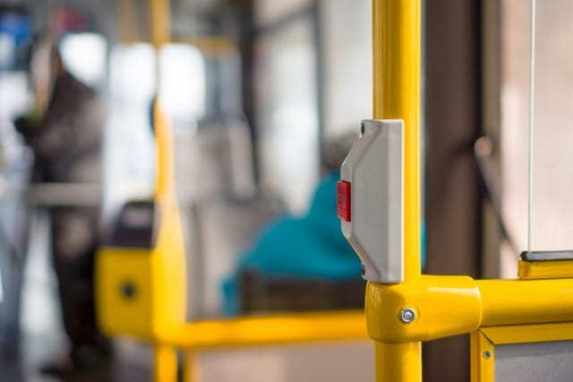 Autobus e tram comunali con sprechi facili: i biglietti incassati coprono solo il 30 per cento dei costi