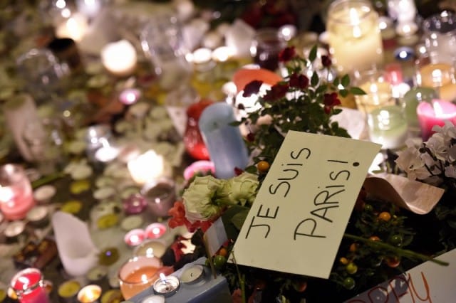Stragi a Parigi: la parola guerra non è più un tabù