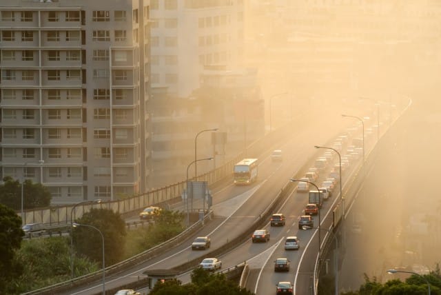 Morti per smog: l’Italia ha il primato europeo. Oltre 20 volte i deceduti per incidenti stradali