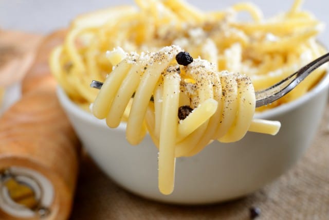 ricetta-spaghetti-cacio-pepe (2)