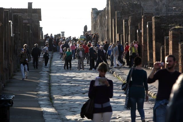 Il suicidio di Pompei: il comune non vuole la stazione Fs per i turisti