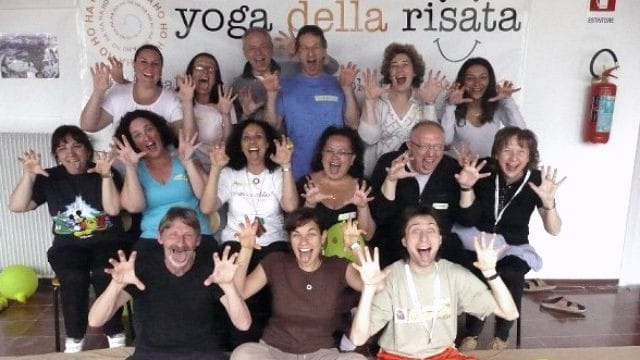 Yoga della risata: cos’è e come funziona