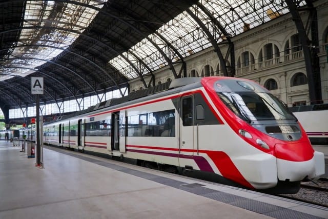 Recuperare l’energia dalla frenata dei treni si può: il progetto di Trenord. Perchè non lo applichiamo in tutta Italia?