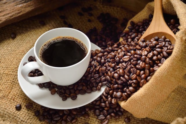 Il caffè fa bene al cuore e al fegato. Con un’avvertenza: attenzione alle dosi…