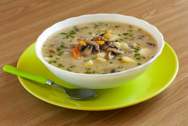 ricetta zuppa di funghi e patate