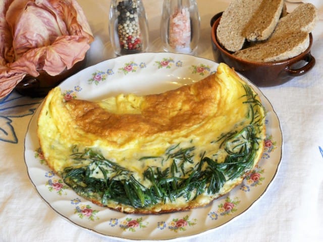 ricetta-omelette-agretti-provola-affumicata (14)