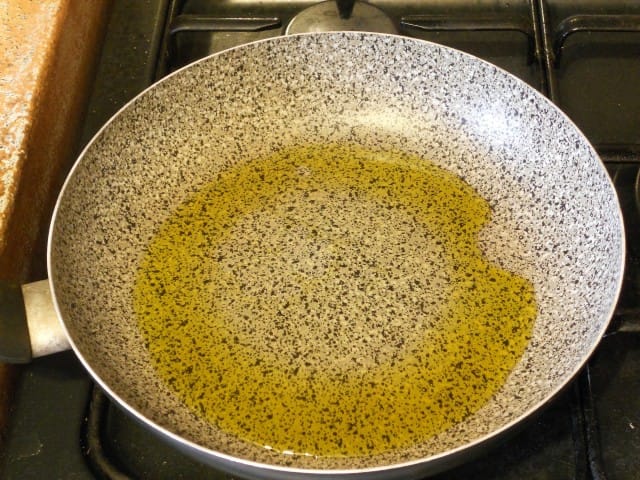 ricetta-omelette-agretti-provola-affumicata (7)