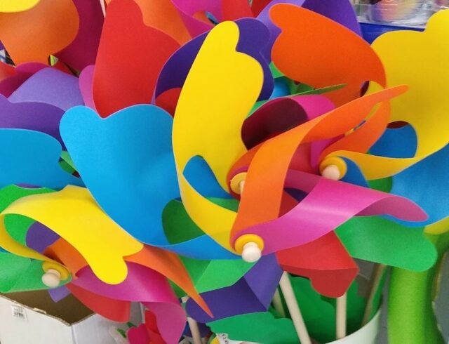 Piatti di carta e di plastica: 10 idee per riciclarli