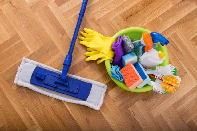 Come pulire i pavimenti con prodotti naturali