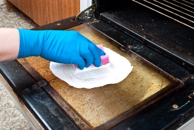 Come pulire il forno con prodotti naturali