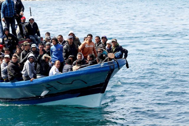 Rifugiati, 5 bugie da smontare. Ogni due secondi nel mondo una persona è in fuga. Quante arrivano in Italia
