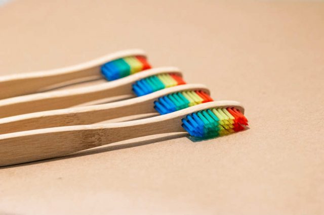 vantaggi spazzolino da denti in bambù 