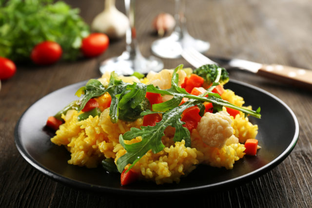Riso basmati con curry e frutta: la ricetta per preparalo velocemente