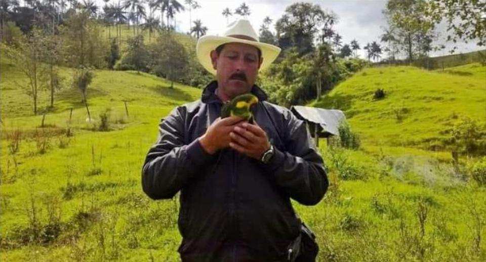 Assassinato in Colombia Gonzalo Cardona Molina, il “guardiano dei pappagalli”