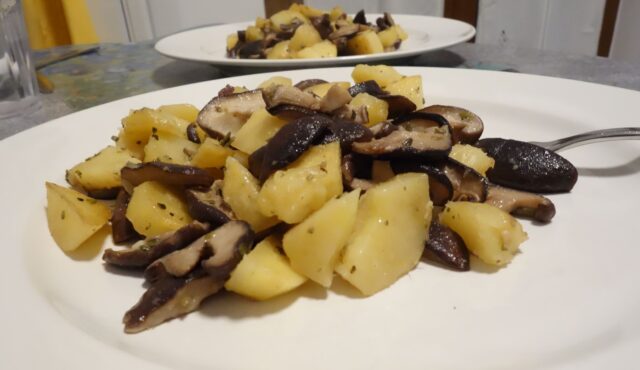Funghi shiitake: la ricetta con le patate e il prosciutto