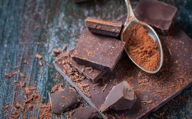 benefici del cioccolato fondente