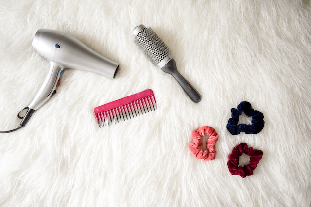 Come ingrossare i capelli fini, consigli e rimedi efficaci 