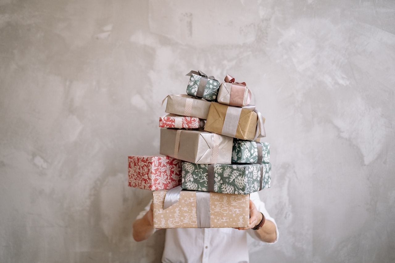 Riciclo carta da regalo: 10 idee per non sprecarla