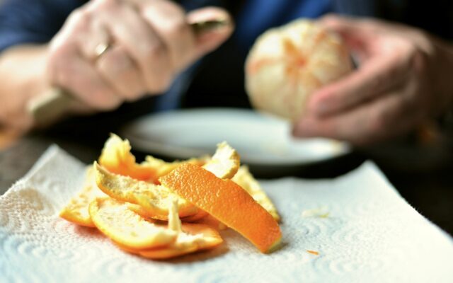 Perché mangiare la scorza delle arance