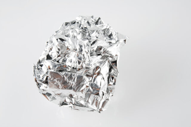 Carta stagnola e fogli di alluminio: 10 idee per il riciclo