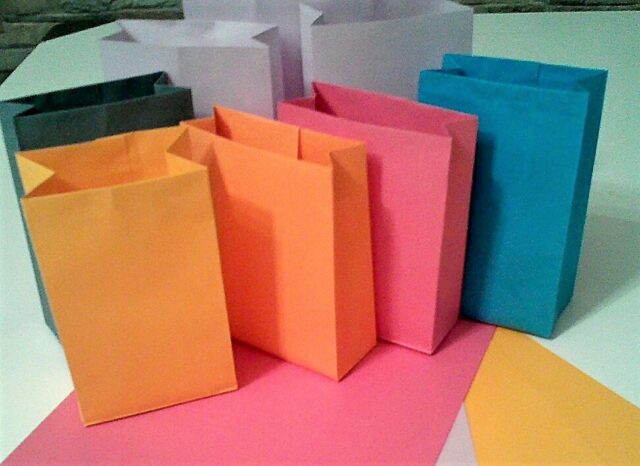 sacchetti regalo cartoncini colorati