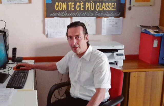 Roberto Moroni: l’insegnante che in vent’anni ha fatto solo due giorni di assenza a scuola